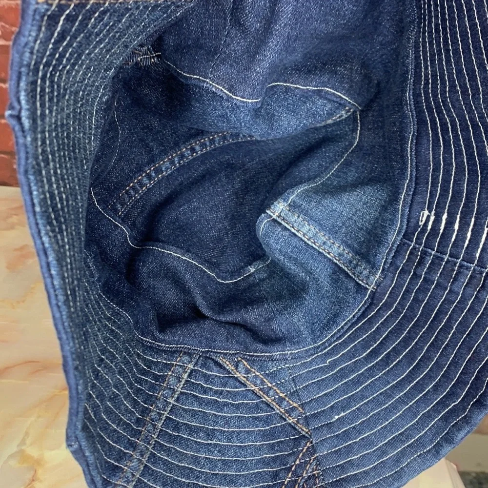 N/A distressed medium